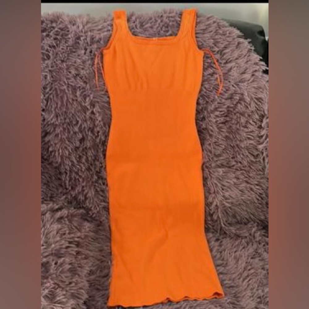 Dress - Picture 2 of 4